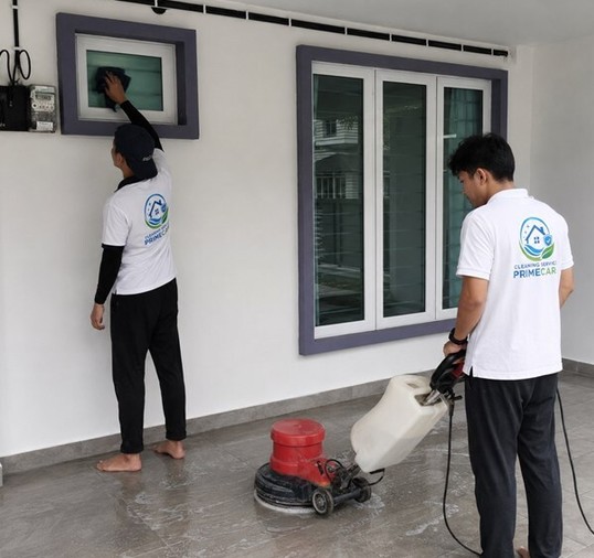 Contract cleaning in Malaysia — Cleaning Services Primecare crew with floor buffer on site